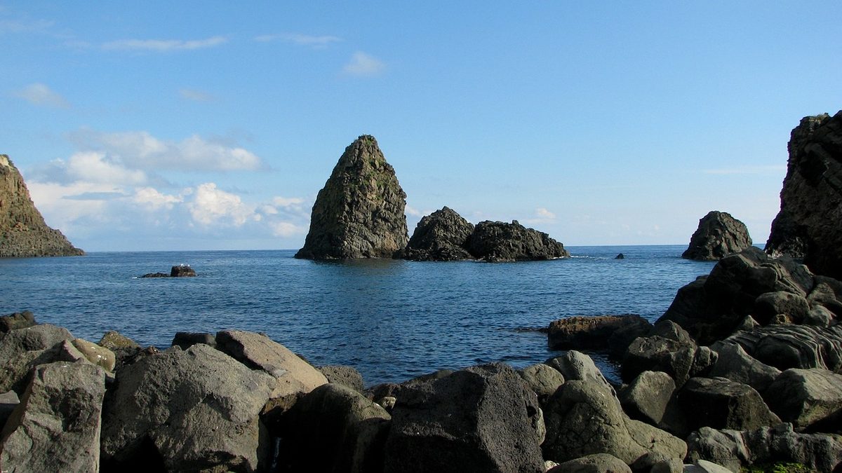 Aci Trezza